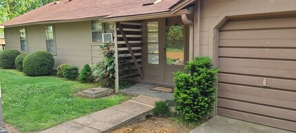 Building Photo - COMING SOON!  Lone Oak Cottage - 2 bedrm 1 bath Available - May 10th