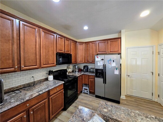 Building Photo - 809 Fairgate Drive