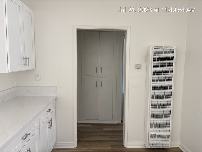 Building Photo - tup245