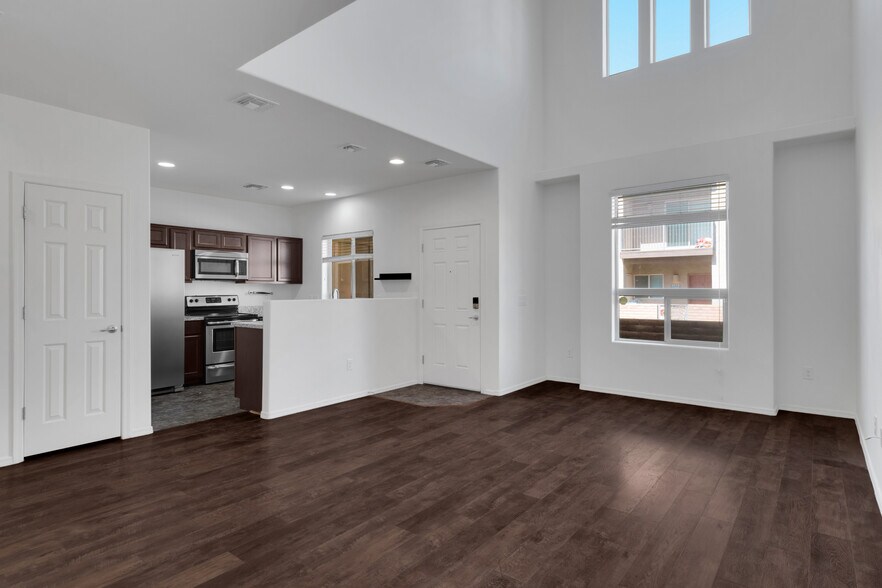 Building Photo - 4154 N Thurston Ln