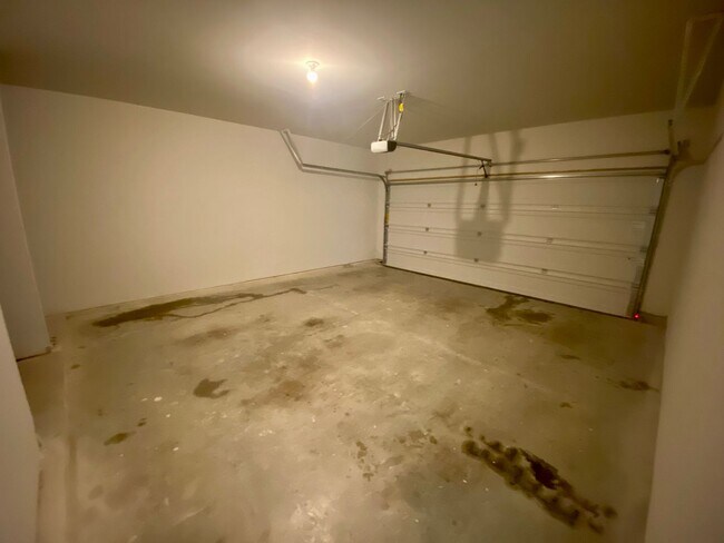 Building Photo - ASK ABOUT DECEMBER HOUSING SPECIAL - Spaci...