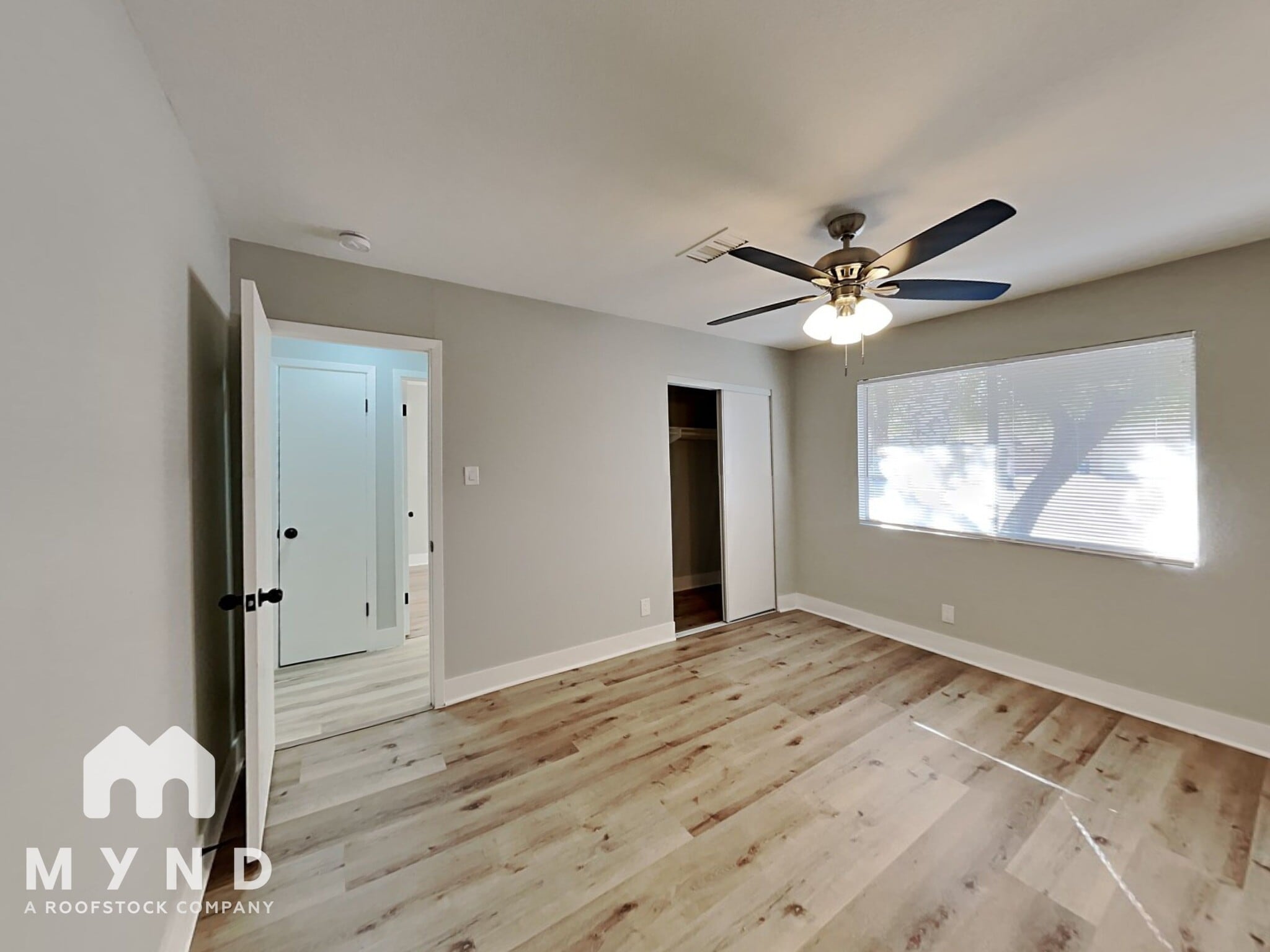 Building Photo - 3112 E Vegas Valley Dr