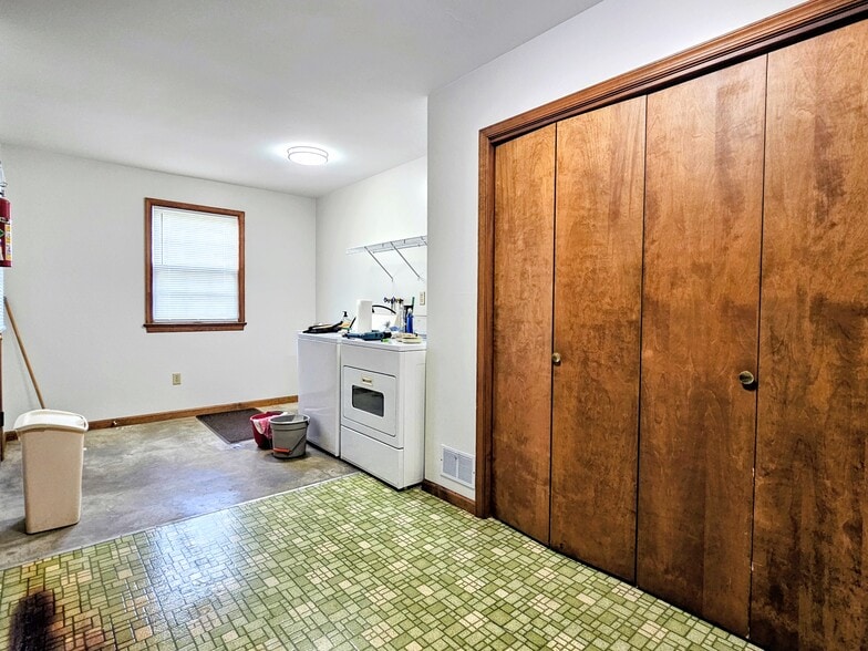 Building Photo - 2101 Heidelberg Ave