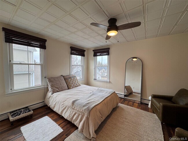 Building Photo - 69 Russell Ave