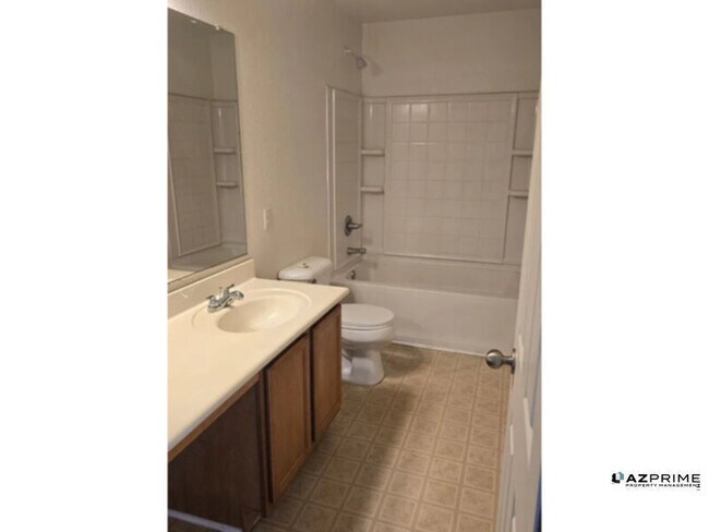 Building Photo - 8560 N 63rd Ln