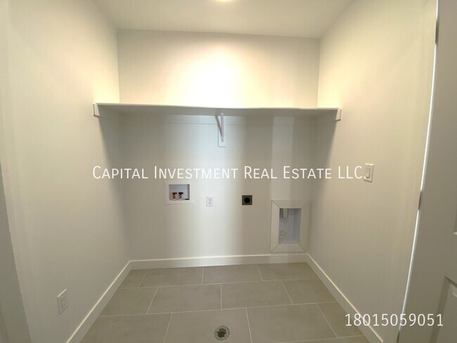 Building Photo - 11541 Engelmann Dr