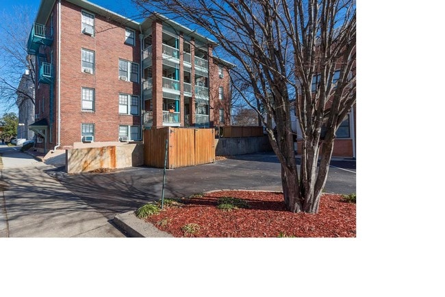 Building Photo - 200 E Edenton St