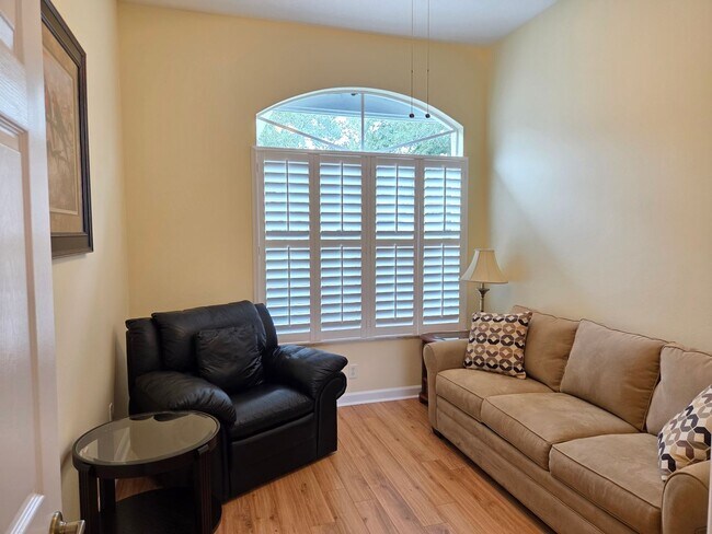 Building Photo - Beautifully Decorated Home~Turn Key~Commun...