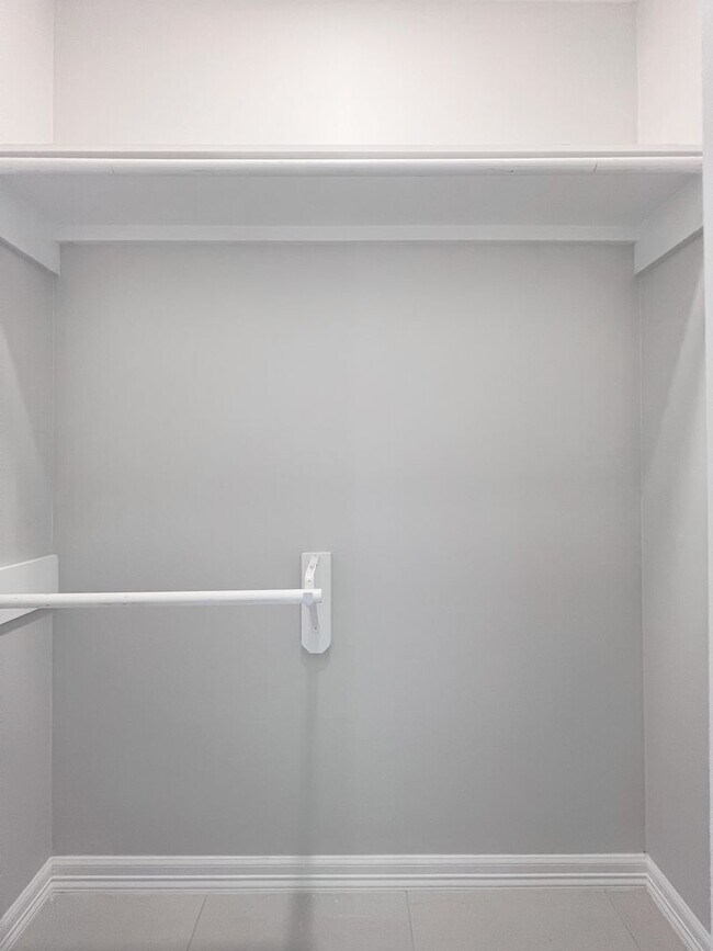 Building Photo - 1st Month Free!  Brand New 3Bed/2Bath - Vi...