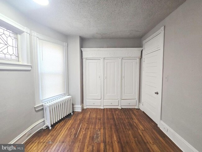 Building Photo - 5222 Webster St