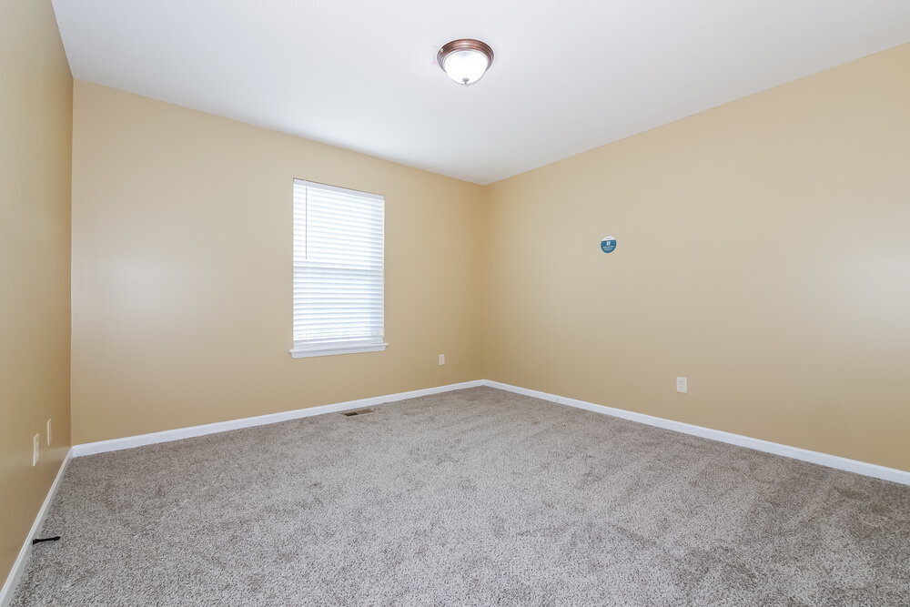 Building Photo - 704 Fall Creek Dr
