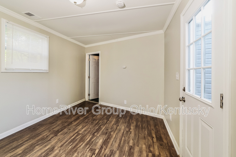 Building Photo - 2921 Garey Ln
