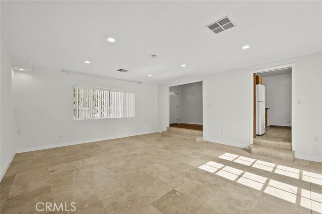 Building Photo - 8440 Oakdale Ave