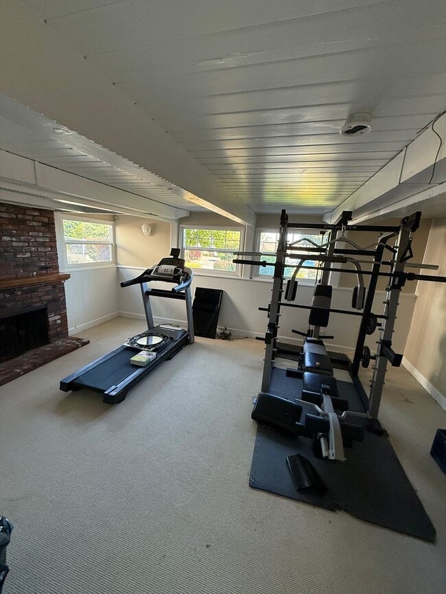Building Photo - Entertainer’s Dream in NE Portland – Fully...