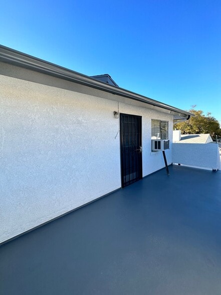 Building Photo - 5616 Rocket St