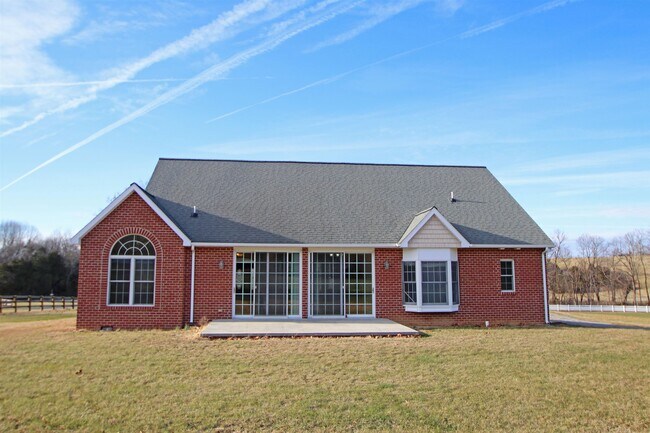 Building Photo - 17888 Mountain Valley Rd