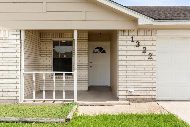 Building Photo - 1322 Dorsetshire Dr