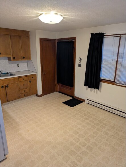 Building Photo - 83 Shawn Dr