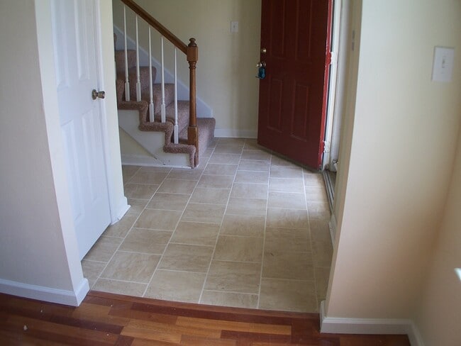 Building Photo - 1593 Winthrope Dr