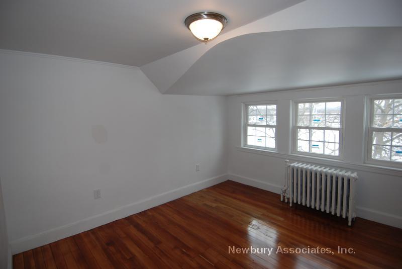 Building Photo - 48 Bellevue St