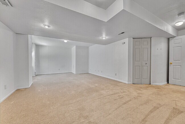 Building Photo - $2,795.00, 4-bed, 3-bath, 2175 sq ft ranch...
