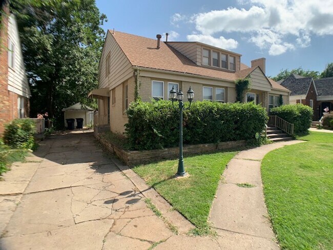 Building Photo - Huge 3 Bedroom OKC - Great Neighborhood