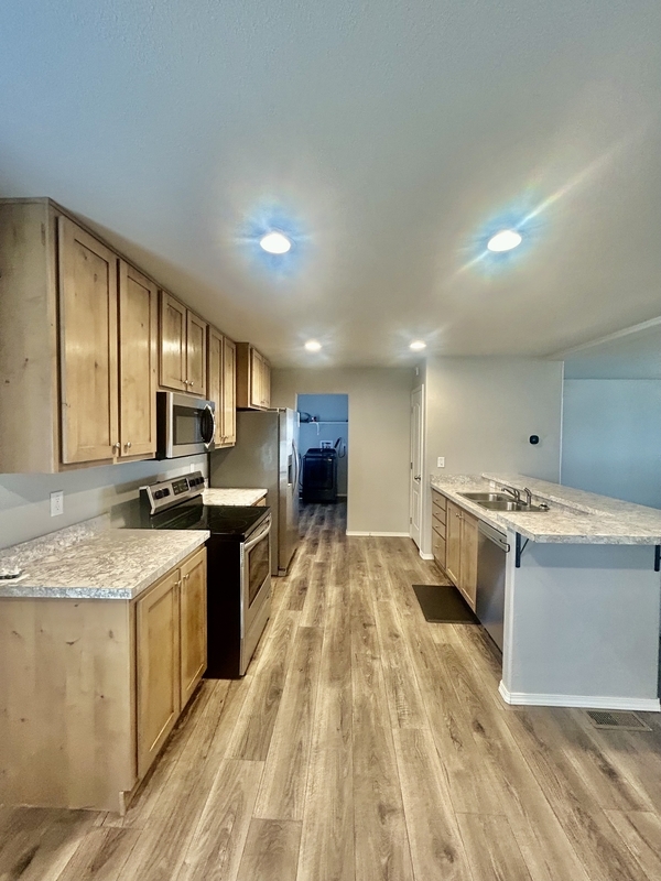 Building Photo - 8446 Sunrise Way