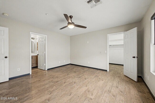 Building Photo - 16550 N Naegel Dr