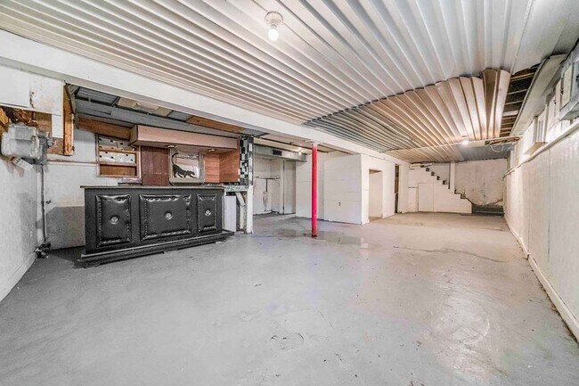 Building Photo - 4310 Daisy Ave