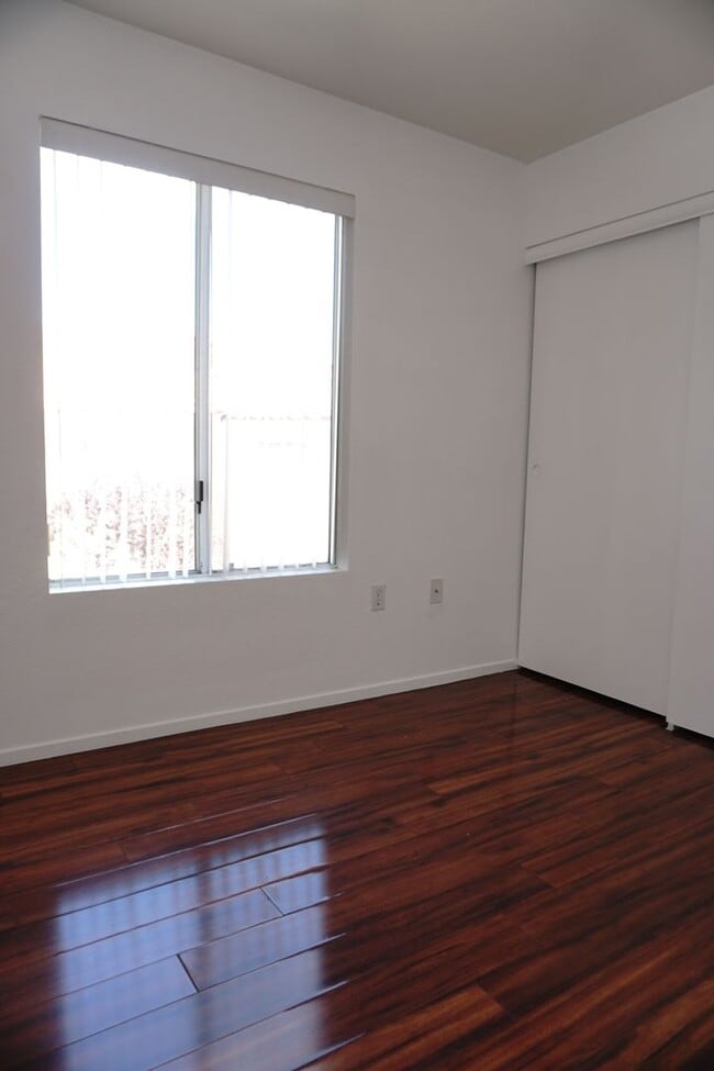 Building Photo - NEWLY RENOVATED 3BD/2BA CONDO W/ 2 CAR GARAGE