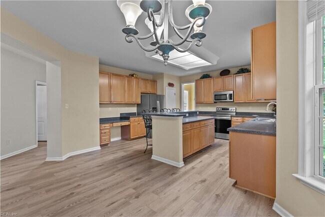 Building Photo - 13468 Whippingham Pkwy