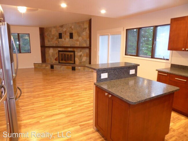 Building Photo - 4 br, 3 bath House - 4319 Conifer Lane