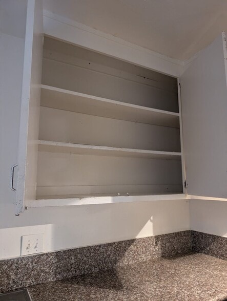 Kitchen cabinet and counter top - 251 Coventry Dr