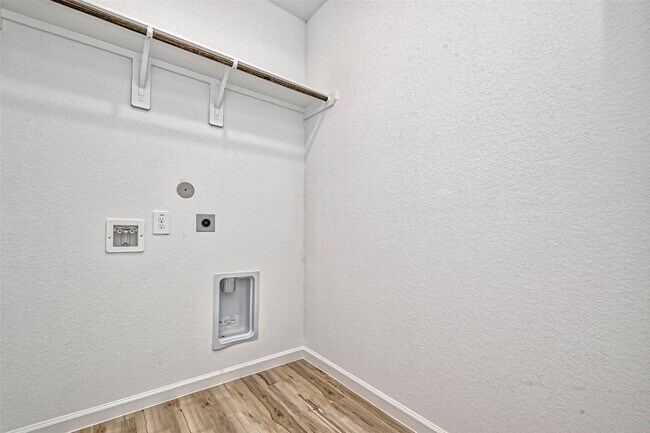 Building Photo - 1429 Northwood Blf Ln