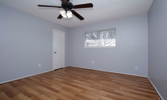 Building Photo - 14239 Montaigne Dr