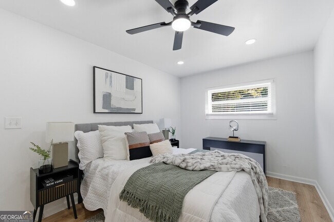 Building Photo - 2541 Santa Barbara Dr NW