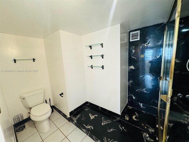 Building Photo - 1833 S Ocean Dr