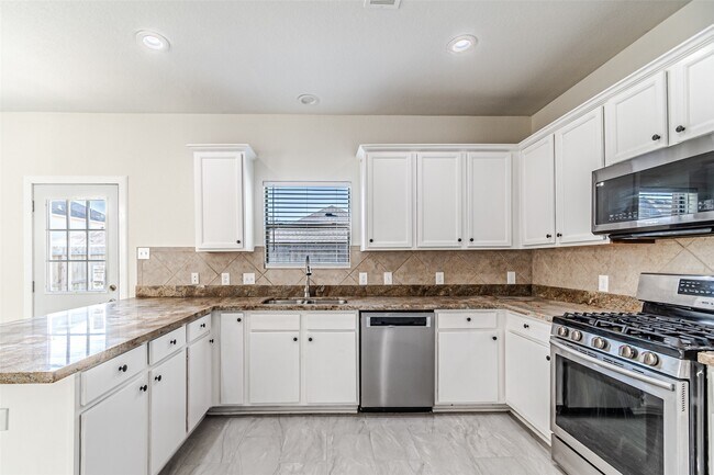 Building Photo - 18111 Hillock Glen Ln