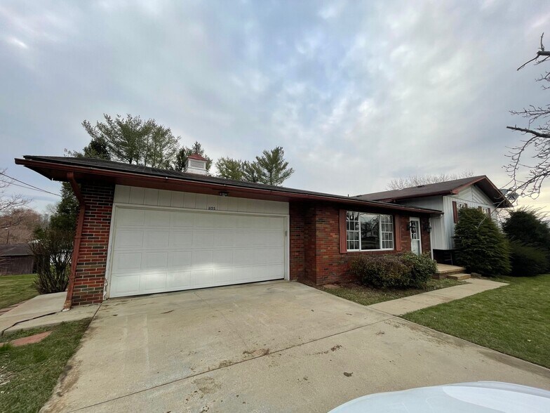 Building Photo - 1155 Dogwood Ridge Rd