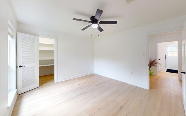 Building Photo - 5731 S Braeswood Blvd