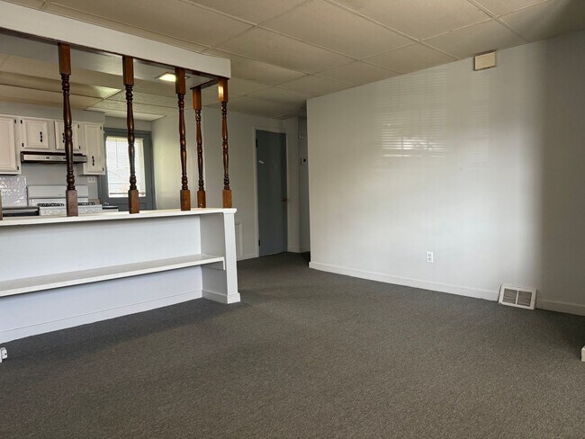 Building Photo - 113 Line Way