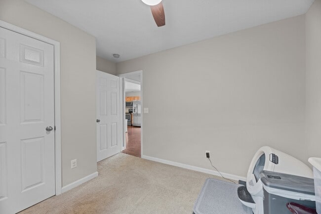 Building Photo - 131 Oakley Dr