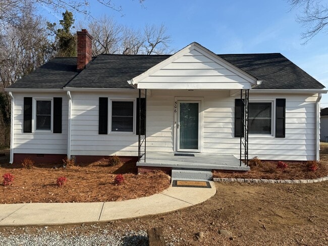 Building Photo - Two-Three bedroom, 1 bath house in Graham