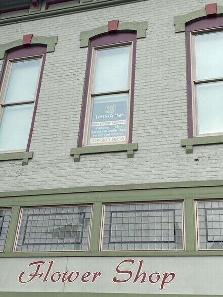 Building Photo - 102 S Main St
