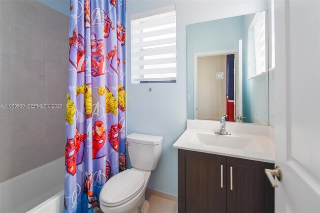 Building Photo - 20814 NE 5th Ct