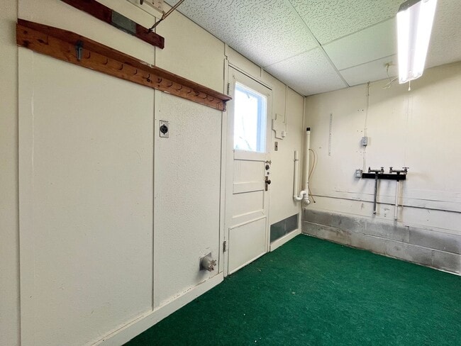 Building Photo - 2 Bed 1 Bath House with Garage
