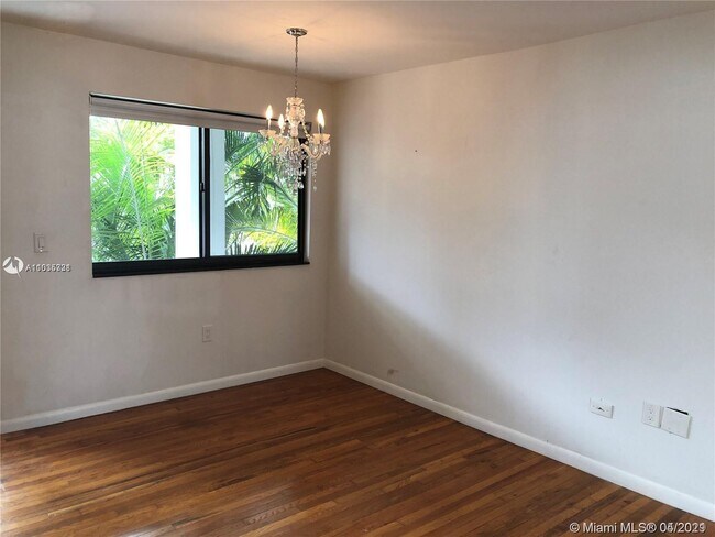 Building Photo - 9040 Collins Ave