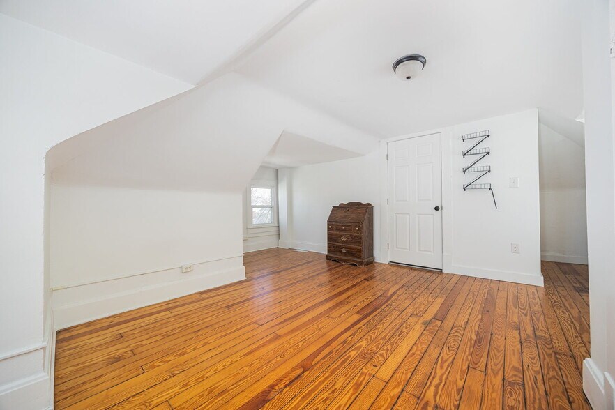 Building Photo - 732 Bedford Ave