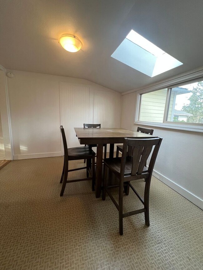 Building Photo - 508 N Main St