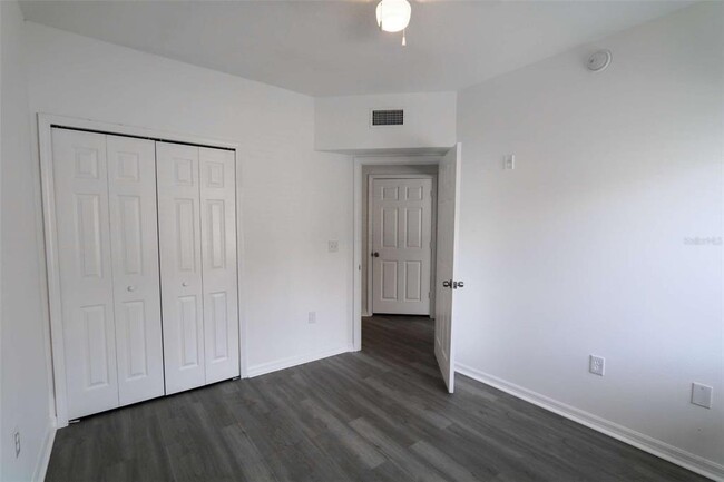 Building Photo - 9519 Newdale Way